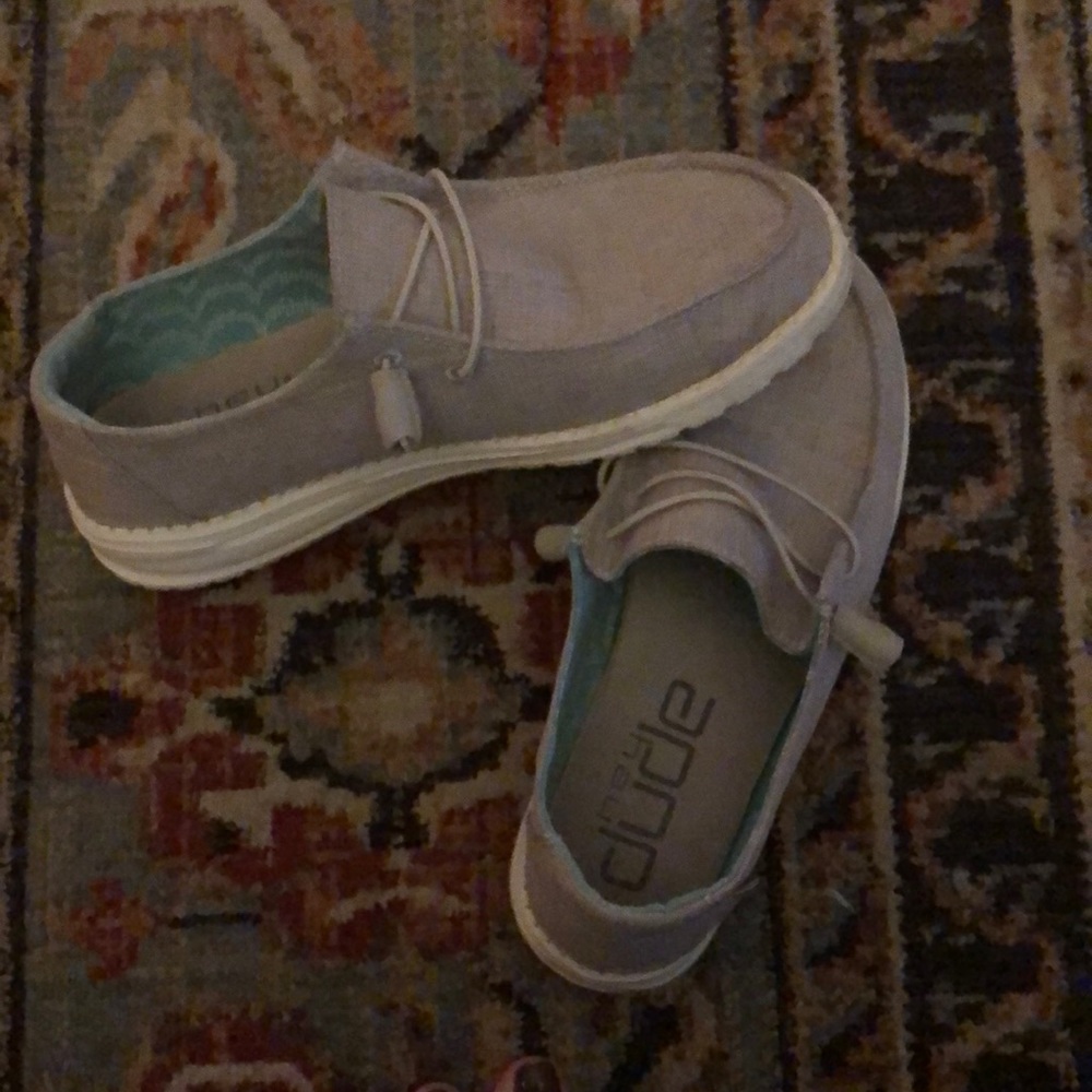 Hey dudes size 8/39